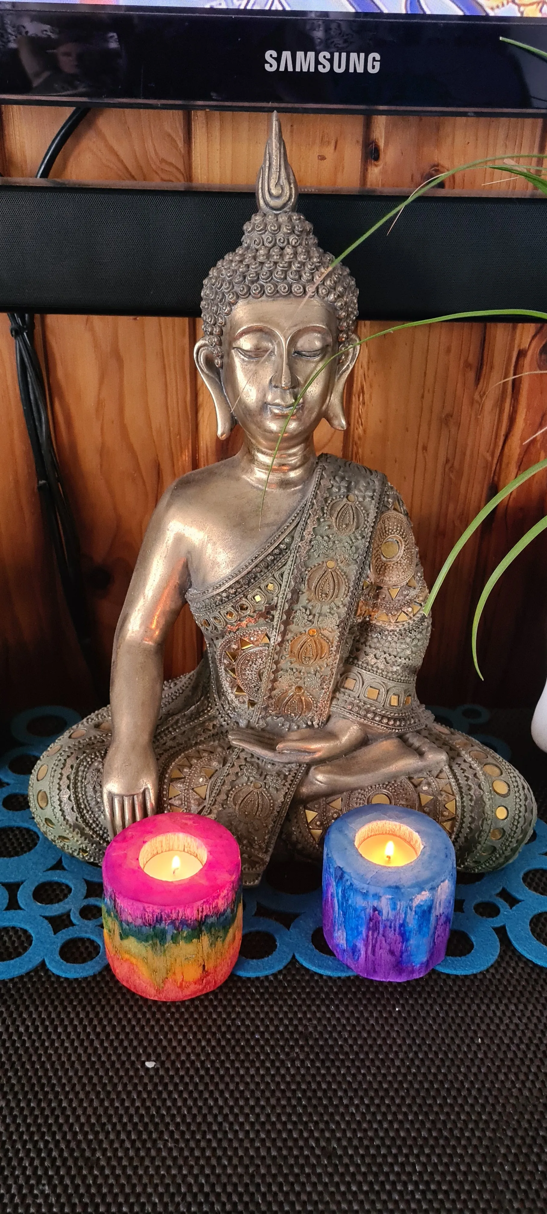 CHAKRA SELENITE CYLINDER T LIGHT HOLDER