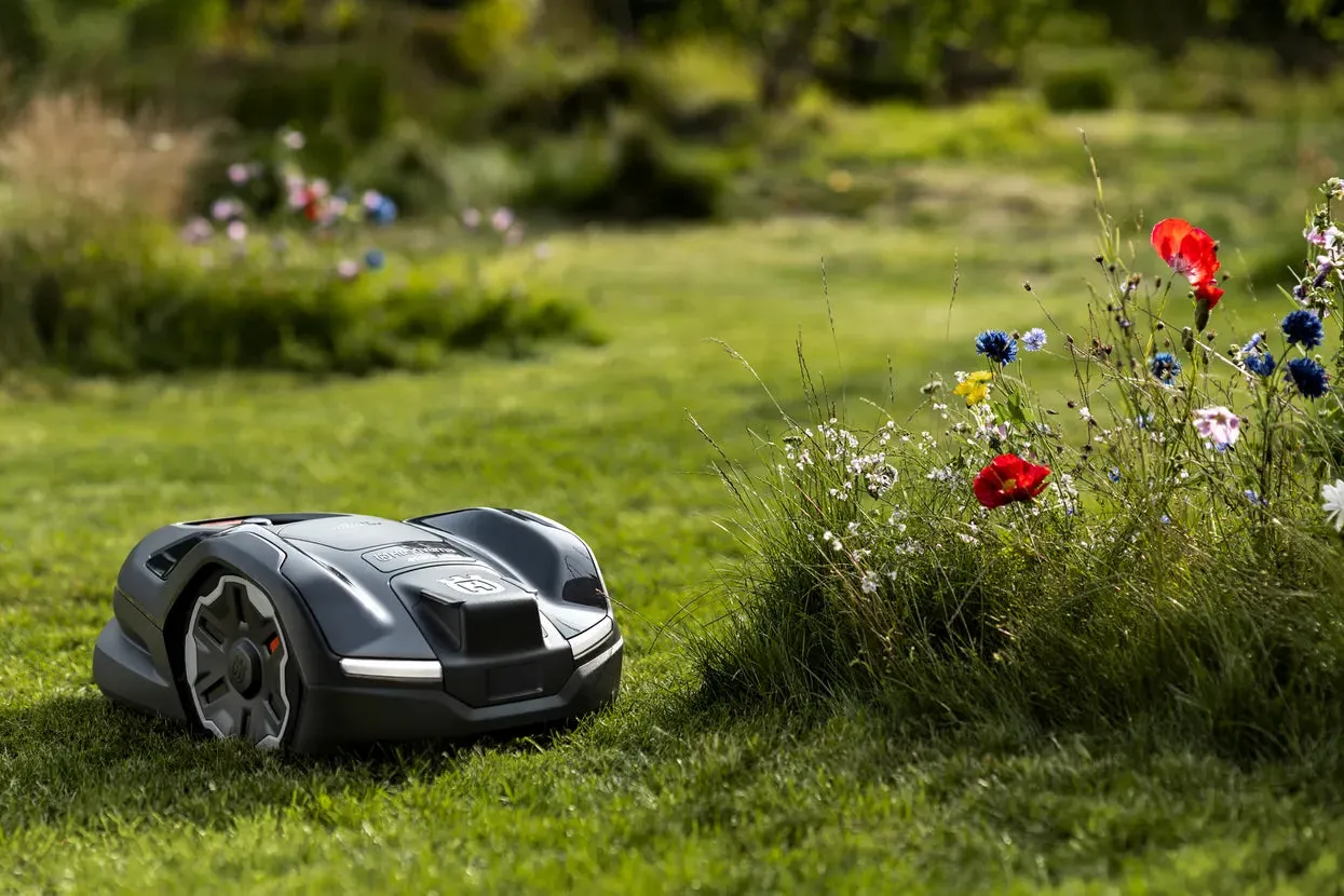 Husqvarna Automower 405XE NERA Robotic Lawn Mower