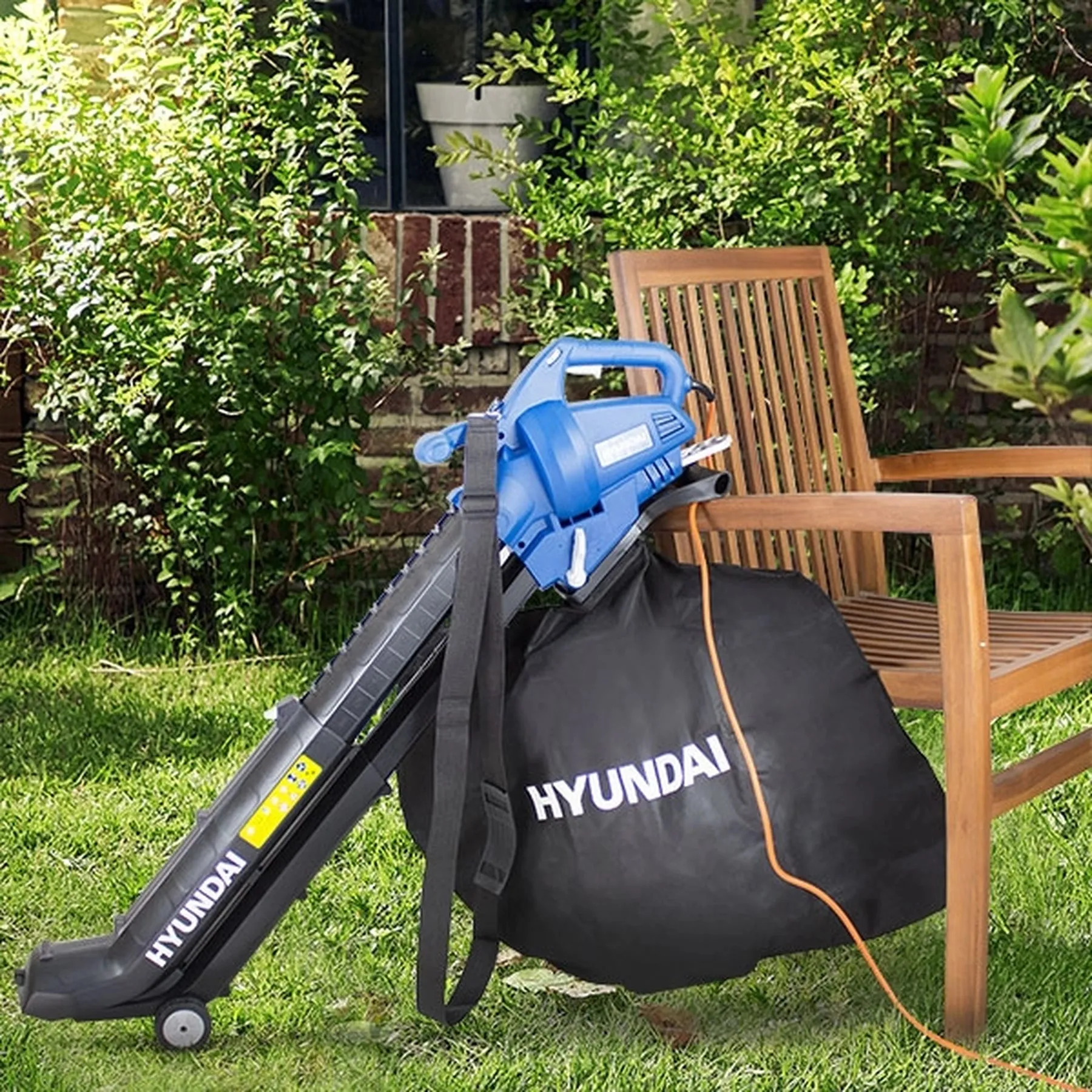 Hyundai HYBV3000E 3-in-1 Electric Garden Vac Blower & Mulcher