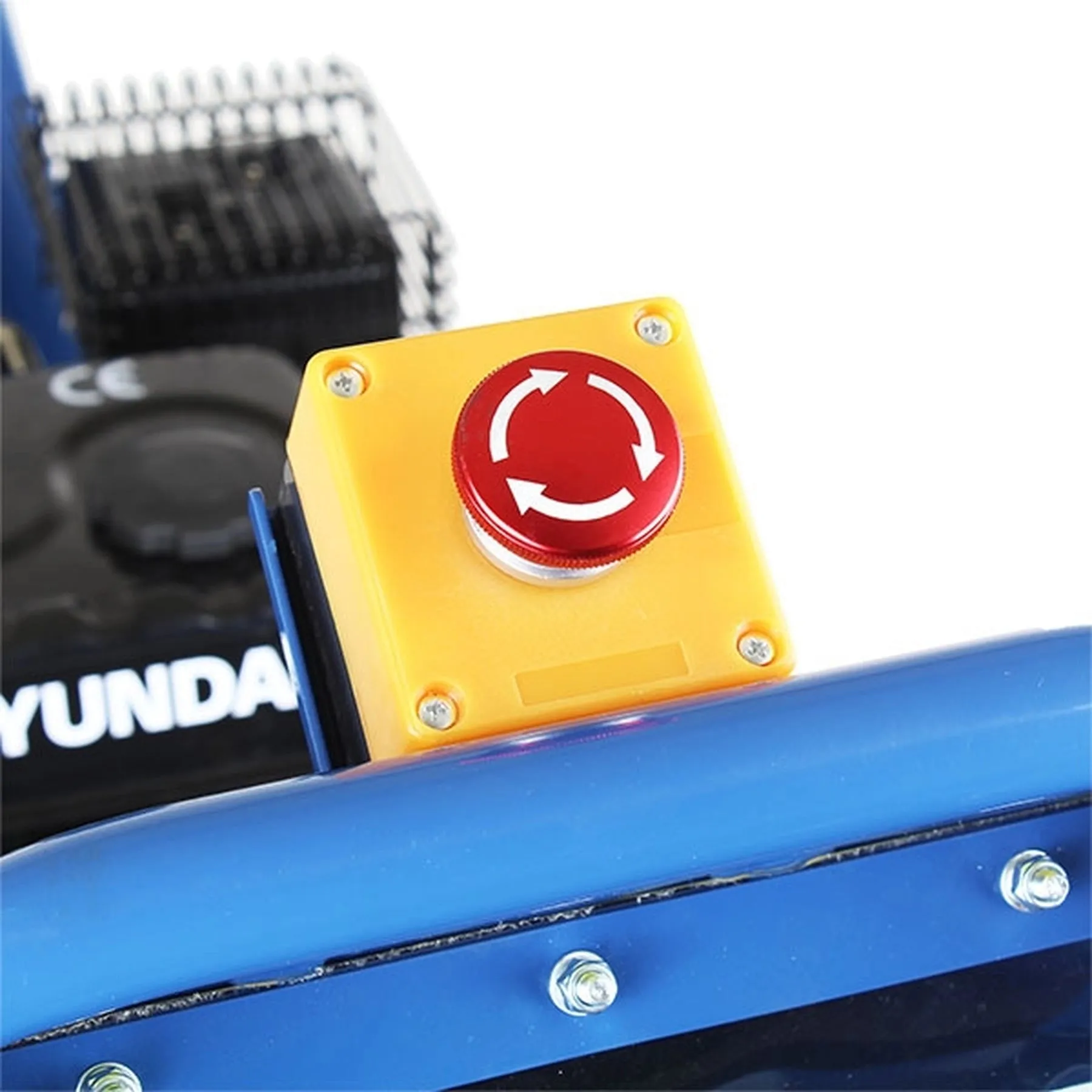 Hyundai HYCH7070E-2 Electric Start Wood Chipper