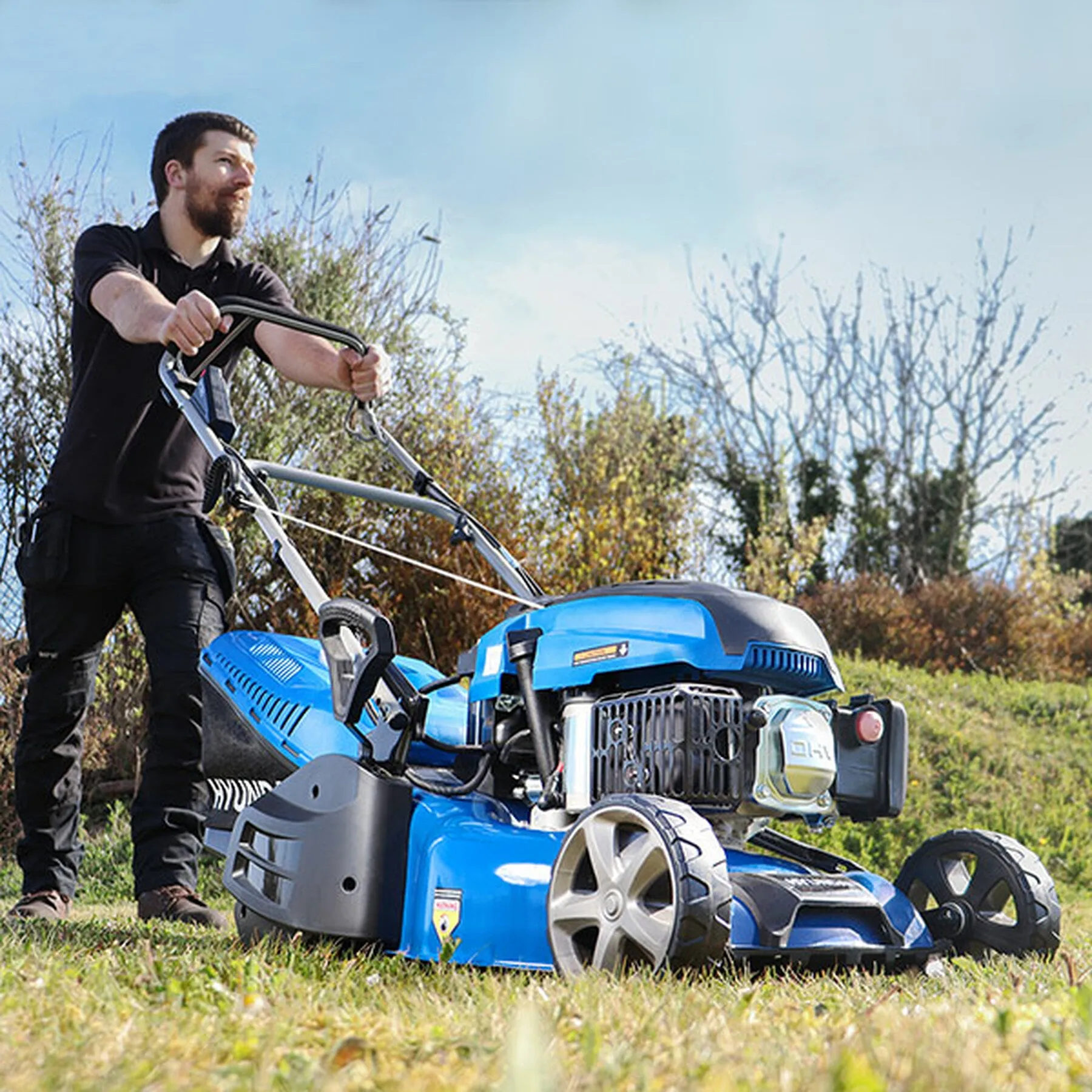 Hyundai HYM430SPER Self-Propelled Petrol Roller Lawn Mower 43cm