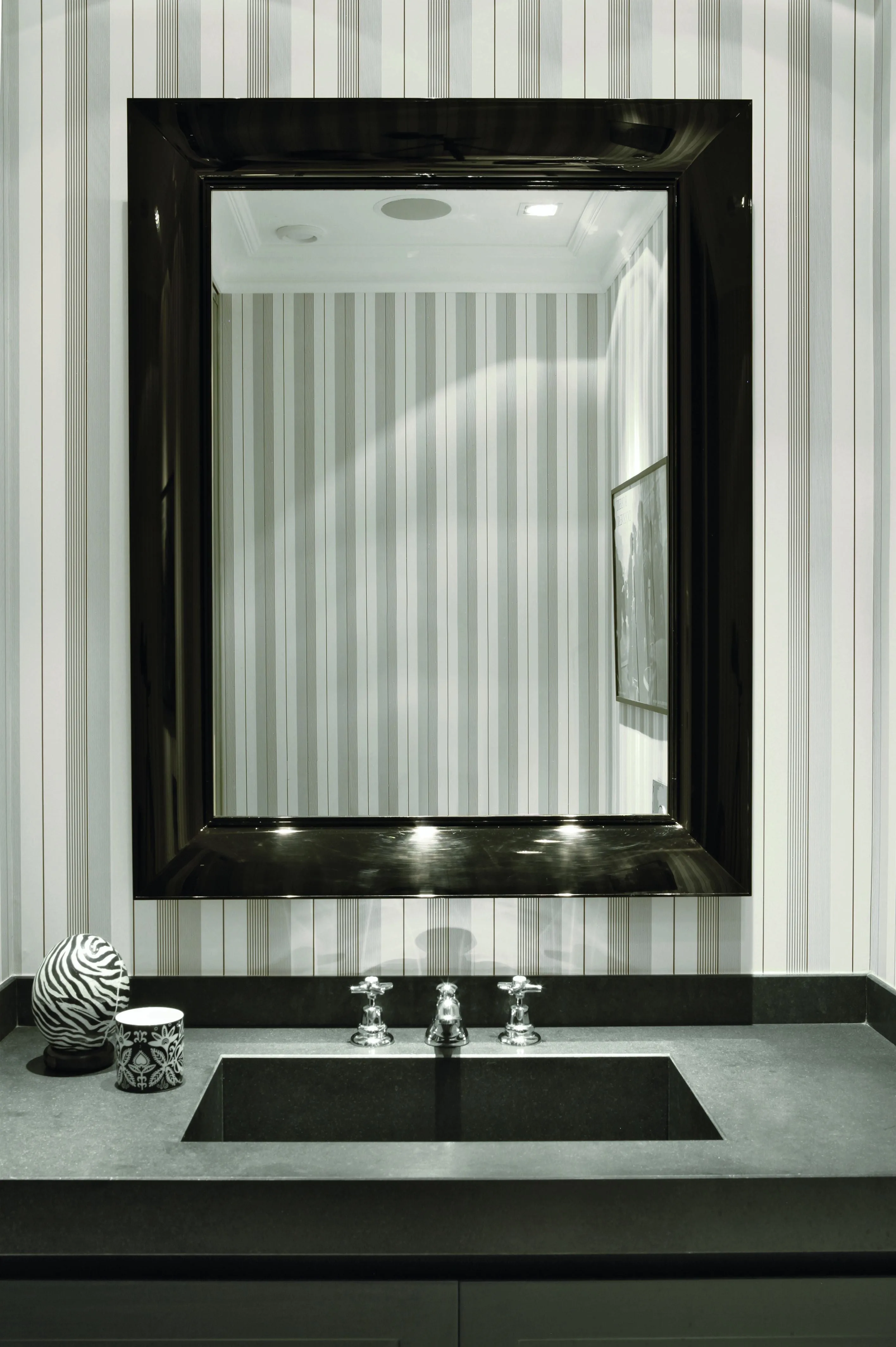 Kartell Francois Ghost Mirror 88x110 Cm, Black