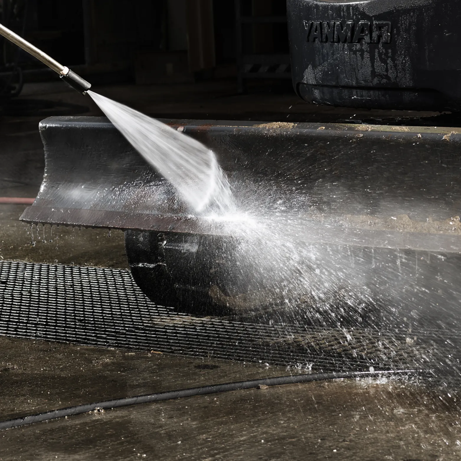 Nilfisk MH 5M-100/760 Hot Water Pressure Washer