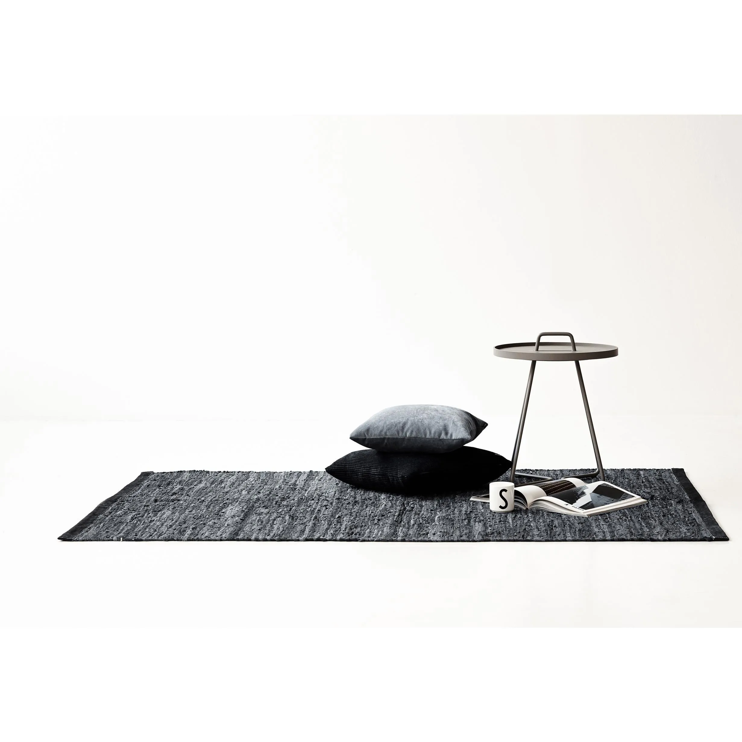 Rug Solid Leather Rug Dark Grey, 200 X 300 Cm