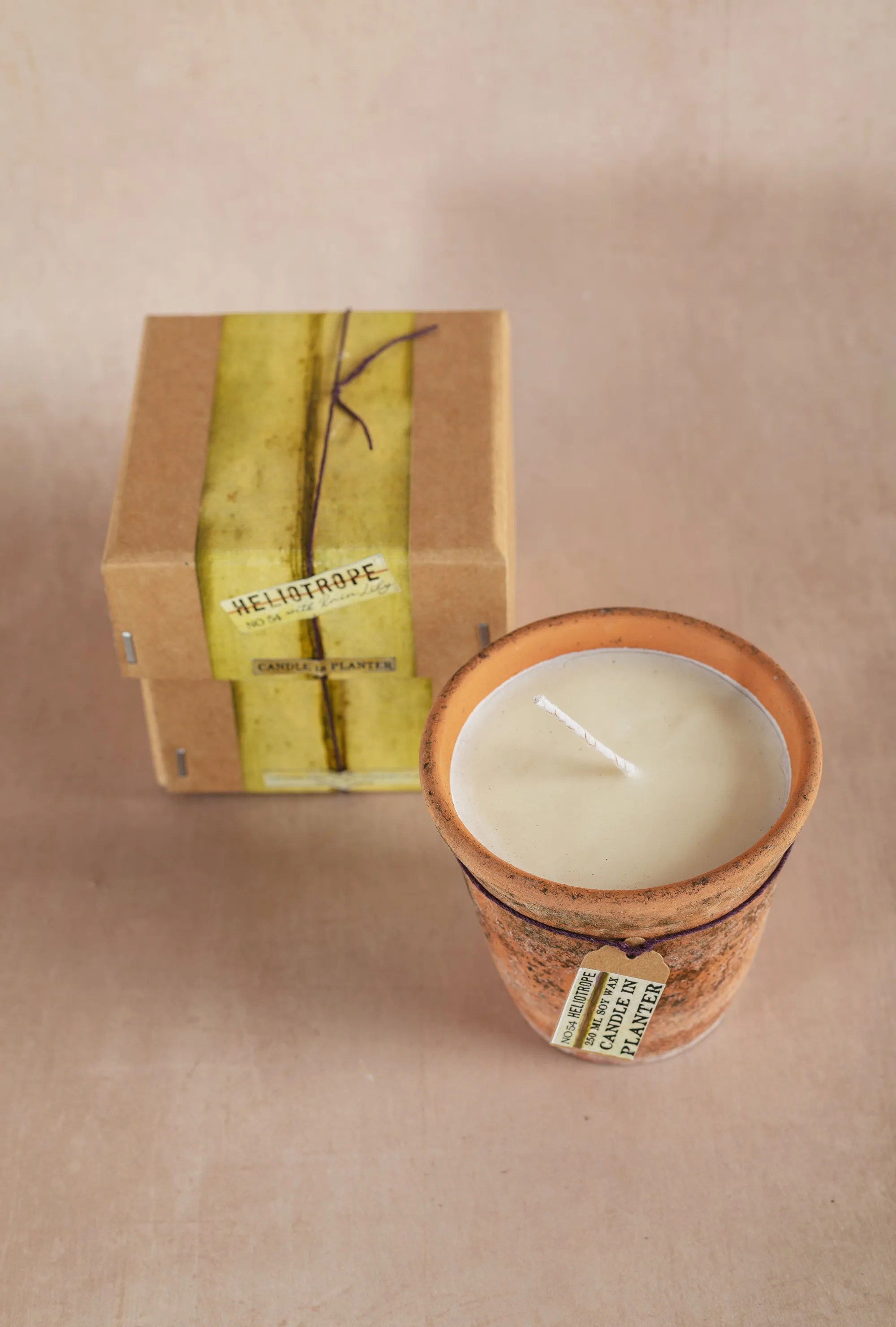 Vintage Planter Scented Candle No 54. Heliotrope & Rain Lily